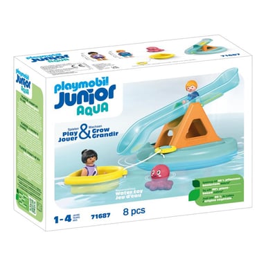 Zona de juegos con tobogán acuático y divertidos accesorios