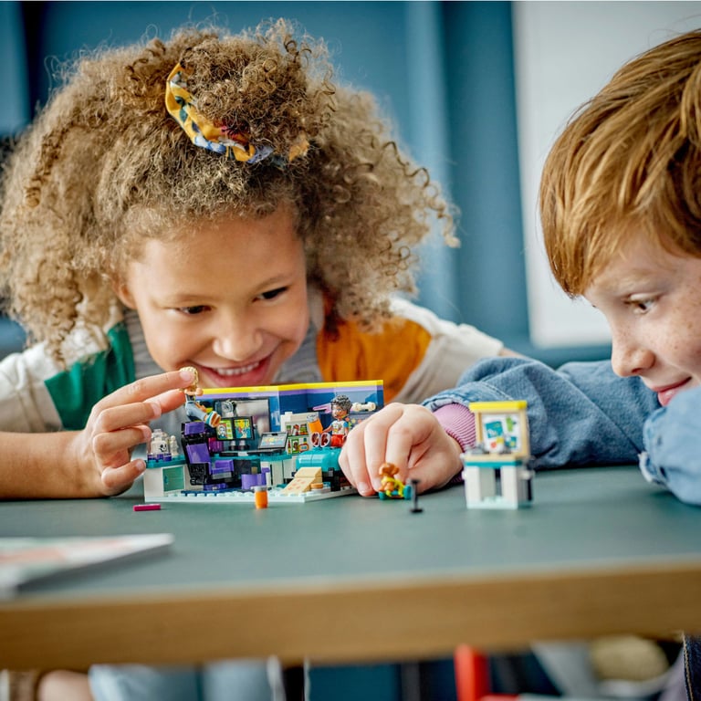 LEGO Friends 41755 La chambre de Nova - vue 2