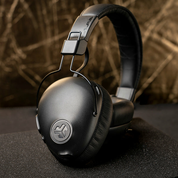 Studio Pro ANC Wireless Headphones - vue 3