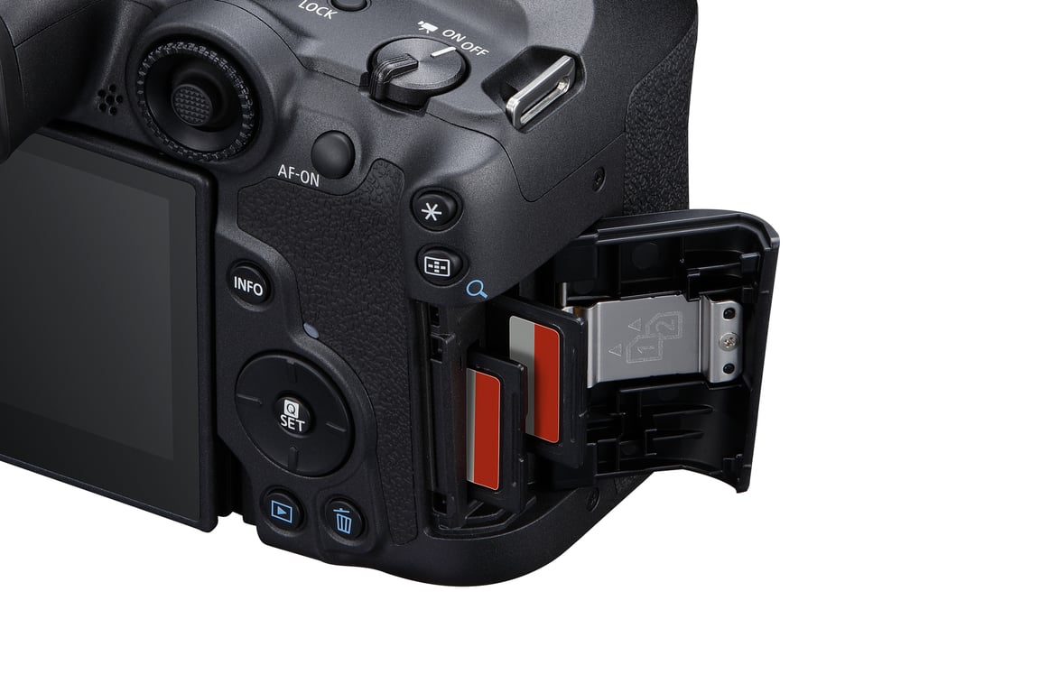 Canon EOS R7 + RF-S 18-150mm IS STM MILC 32,5 MP CMOS 6960 x 4640 Pixeles Negro