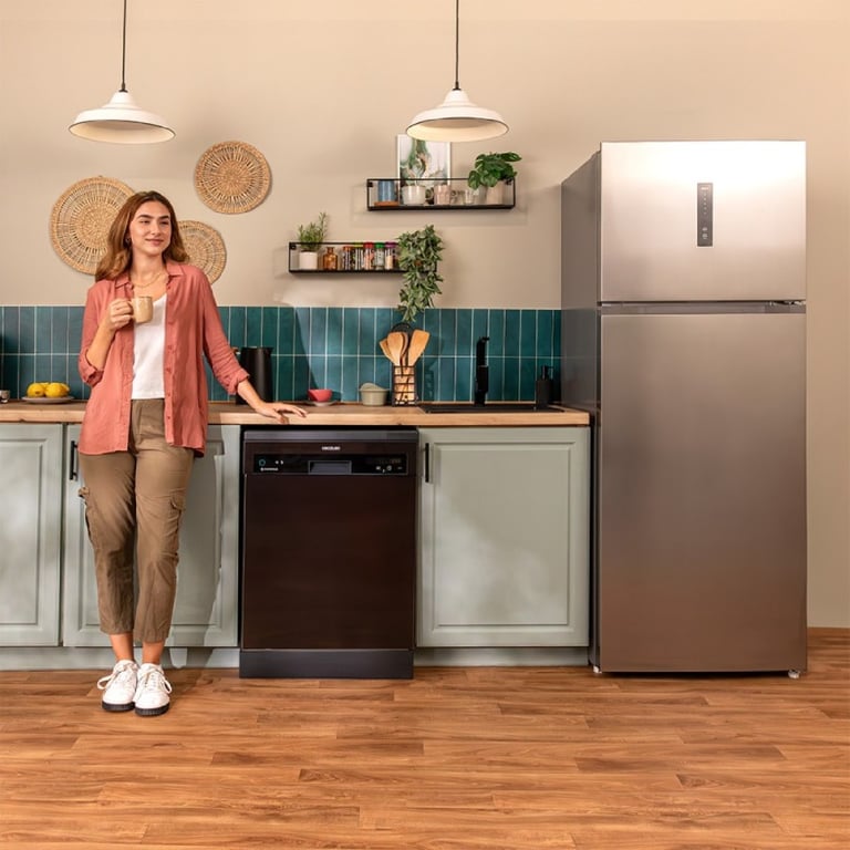 Cecotec Refrigerateur Congelateur Combiné Bolero CoolMarket 2D 465 NF Inox E. Réfrigérateur No Frost écran extérieur avec contrôle électronique et alarme d’ouverture - vue 3