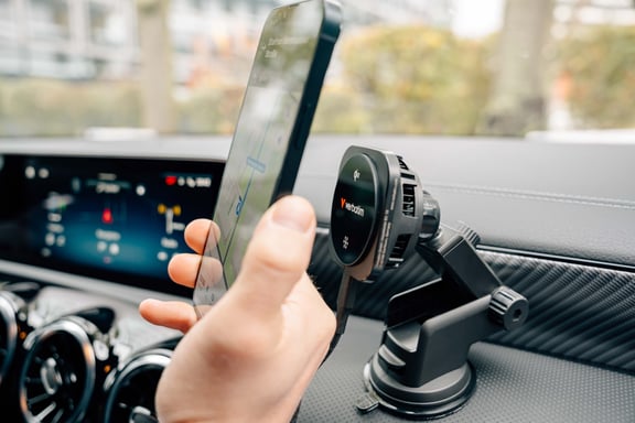 Verbatim Charge 'n' Drive Qi2 Smartphone Negro USB Cargador inalámbrico Carga rápida Auto