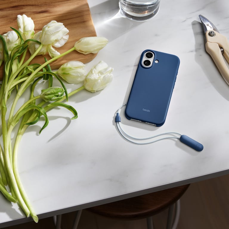 Apple MGTM4LL/A coque de protection pour téléphones portables 16 cm (6.3 ) Housse Bleu Apple (brand) iPhone 17 - Neuf