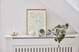 KREAFUNK Bell Réveil digital sans fil – LED dimmable, fonction snooze flip, batterie longue durée, design compact -blanc