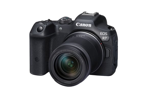 Canon EOS R7 + RF-S 18-150mm IS STM MILC 32,5 MP CMOS 6960 x 4640 Pixeles Negro