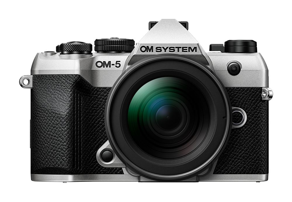 OM System OM-5 Mark II & M.Zuiko Digital 12-45mm F4 PRO lens, Argent - Neuf