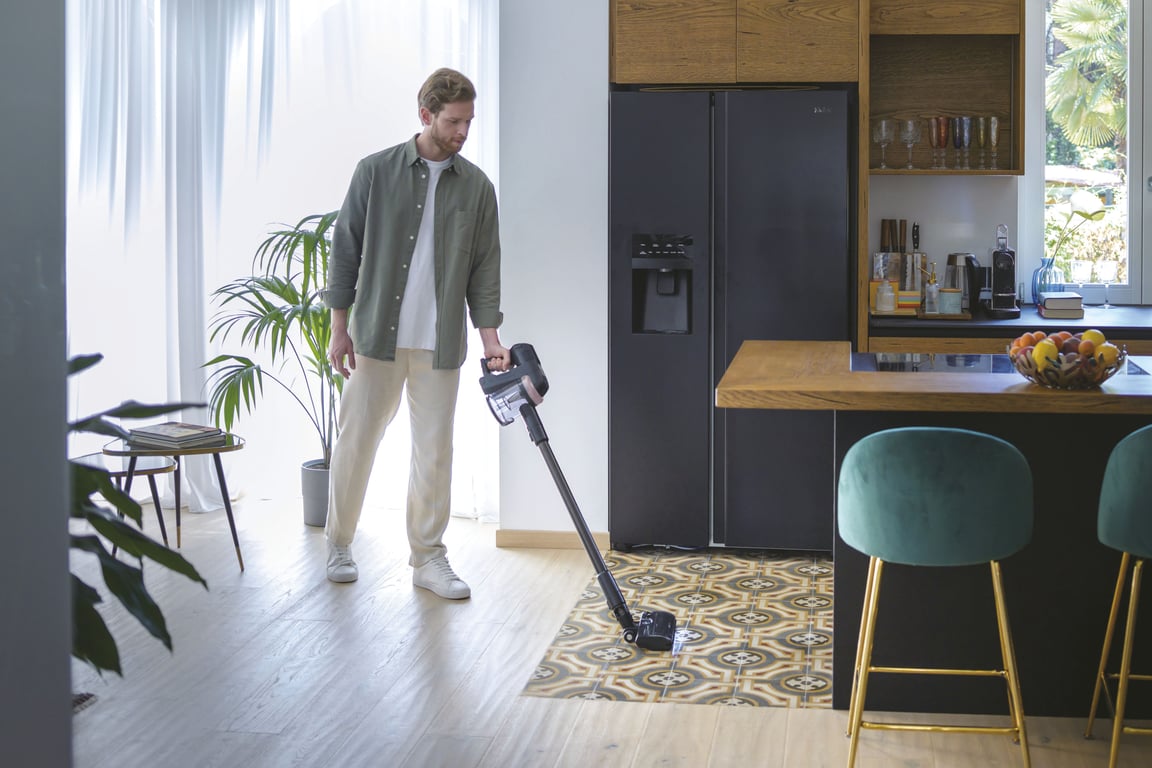 Aspirateur balai Hoover 39401041 Bicolore - vue 3