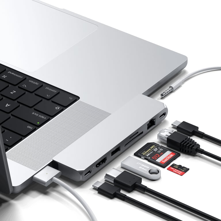 Hub USB Satechi ST UCPHMXS Pro Hub Max pour MacBook Pro 2021 - vue 4