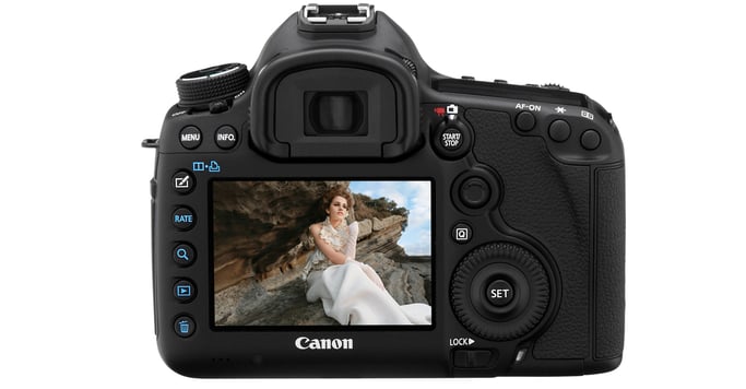 Canon EOS 5D Mark III + EF 28-300mm f/3.5-5.6L IS USM Kit d'appareil-photo SLR 22,3 MP CMOS 5760 x 3840 pixels Noir
