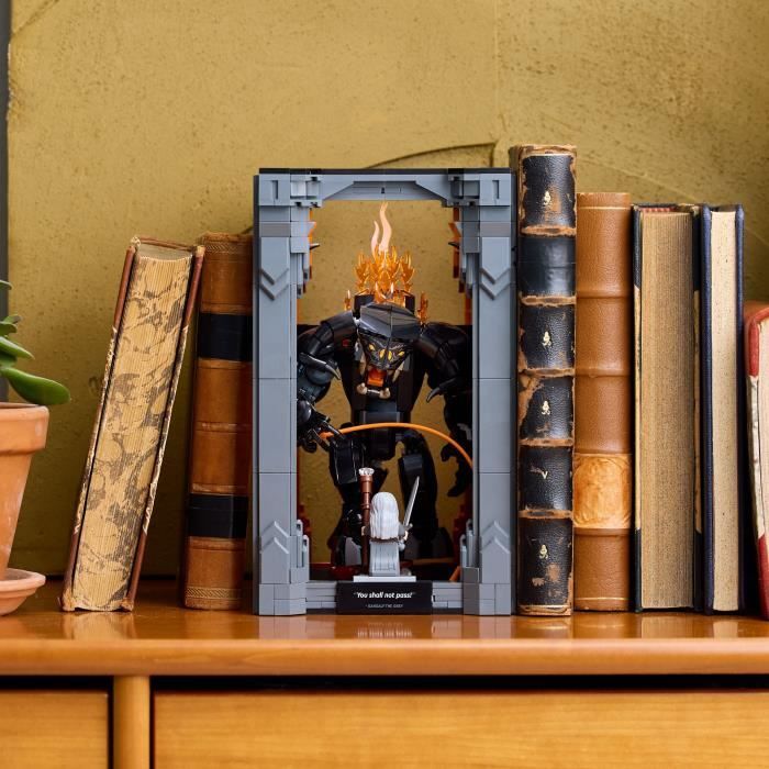 LEGO Icons 10367 Le Seigneur des Anneaux : Book Nook du Balrog - vue 4