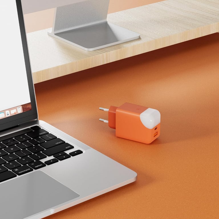 Adaptateur Secteur Double Ports Charge Rapide 65W - Port USB et USB C - Idéal pour Charger Téléphones Tablette Ordinateur - avec Lumière Tactile on Off - Xoopar Ice-G Orange - Neuf