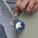 Anillo protector Belkin con clip metálico (protección para AirTag, accesorio resistente a arañazos, azul)