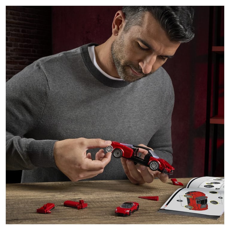 MEGA Hot Wheels Maserati MC20 JFR90 - vue 3