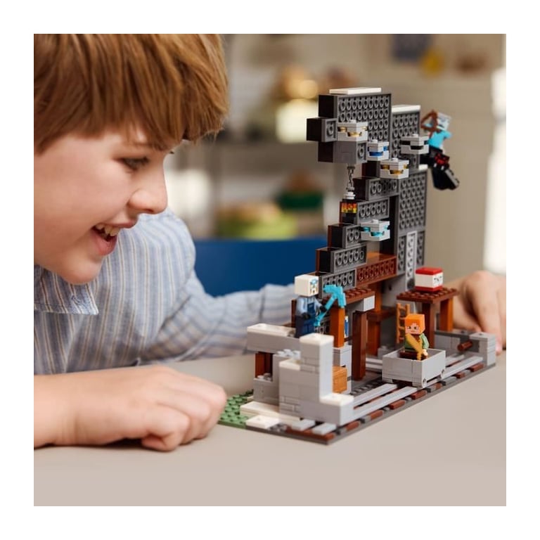 LEGO Minecraft 21277 La Mine En Forme De Pioche - vue 4
