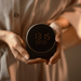 KREAFUNK Ivy Réveil Lumineux Bluetooth – Enceinte 3W, autonomie 30 jours, lumière de réveil progressive, design minimaliste -Noir