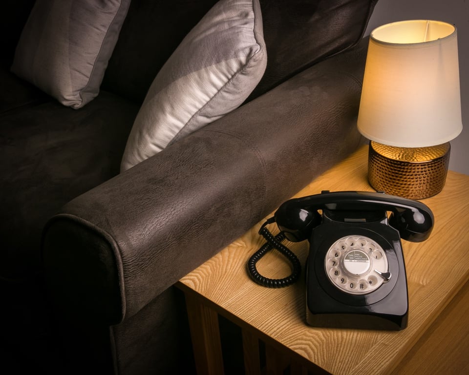 Téléphone Filaire GPO 746RBLK – Modèle Rotatif Vintage Noir - vue 4