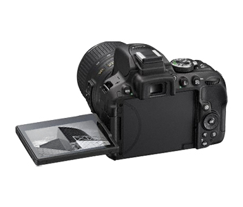 Kit Nikon D5300 Reflex 24,2 MP con Obiettivi 18-105mm e Tamron 70-300mm, WiFi, Full HD, Schermo 3,2'' Nero