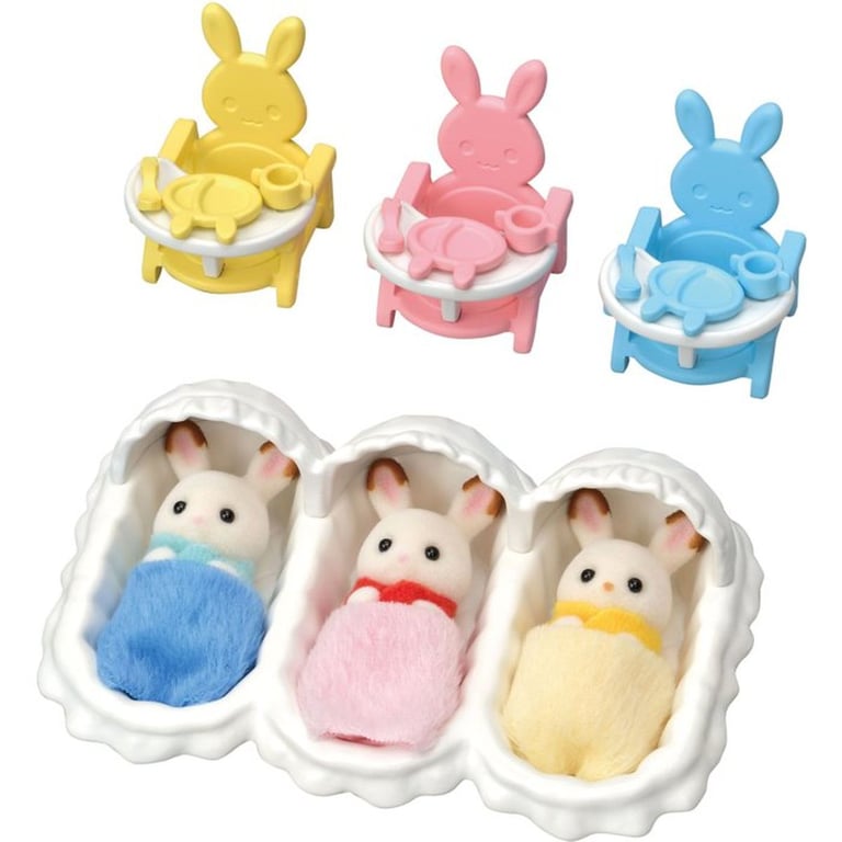Kit de figurines Sylvanian Families Les triplés Lapin Chocolat avec accessoires de puériculture, berceau, chaises hautes et vaisselle Multicolore Jaune - Neuf