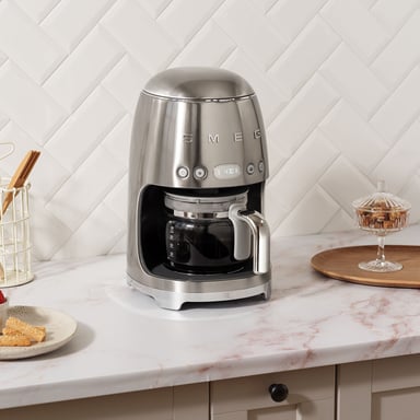 Smeg DCF02SSEU machine à café Entièrement automatique Machine à café filtre 1,4 L