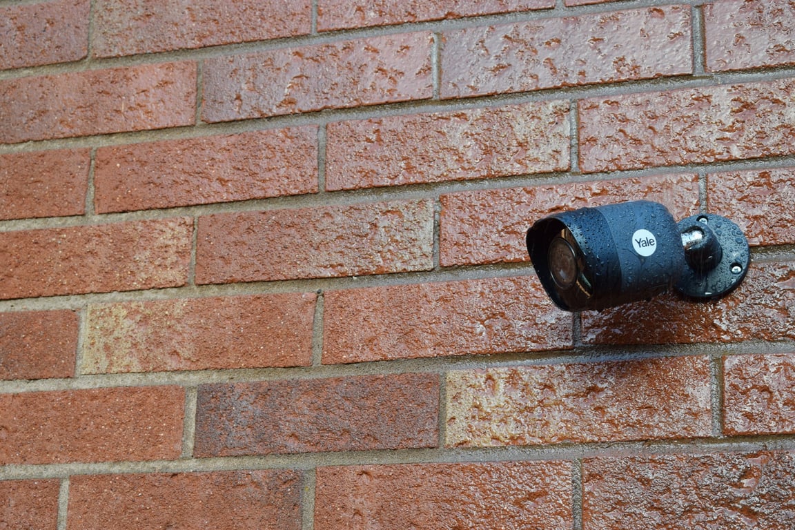 Yale SV 4C 2ABFX 2 caméra de sécurité Balle forme Caméra de sécurité CCTV Intérieure 1920 x 1080 pixels Mur Neuf - vue 3