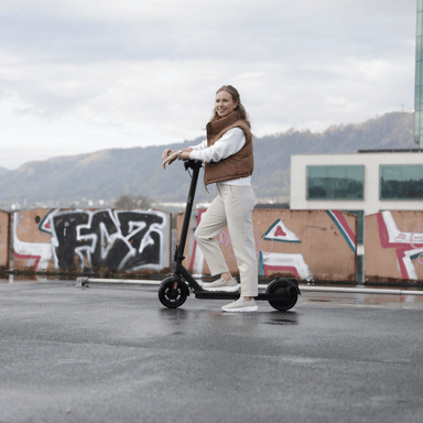 Monopattino elettrico VMAX VX5 ST - Motore 36V/400W, velocità massima 28 km/h, autonomia 36 km, pneumatici tubeless da 9 pollici