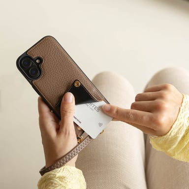 Selencia Coque de télephone Nova avec cordon et porte-cartes pour Apple iPhone 14 / 13 - Mocha Brown