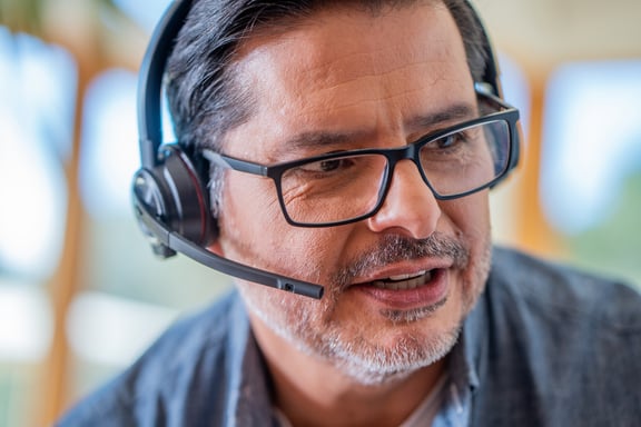 Poly Auriculares estéreo Savi 8220-M Office DECT 1880-1900 MHz