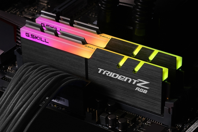 G.Skill Trident Z RGB 2x DDR4 3200 MHz CL16 - vue 3