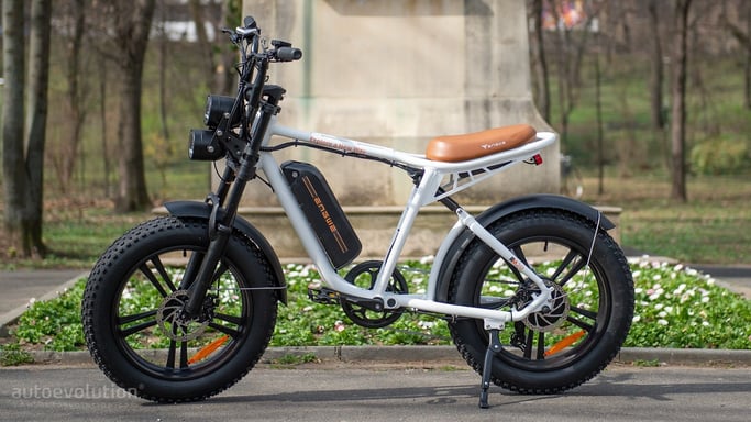 Bicicletta elettrica ENGWE M20 750W - Autonomia 60KM - Freni a disco - Bianco