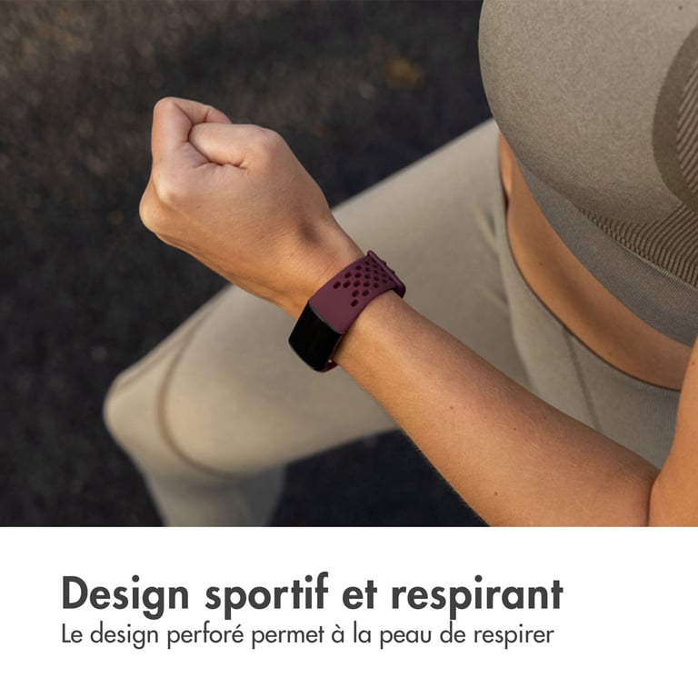 imoshion Bracelet de sport en silicone avec trous pour Fitbit Charge 5 / Charge 6 - Rouge Foncé - Neuf