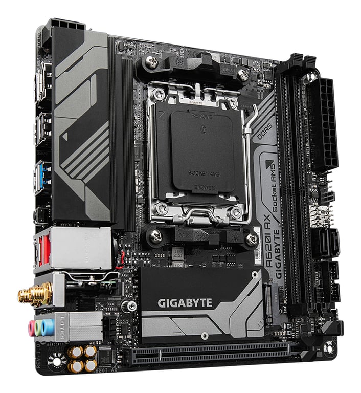 GIGABYTE A620I AX Carte Mère Prend en charge les processeurs AMD Ryzen 8000 VRM numérique 5+2+1 phases jusqu'à 6400MHz DDR5 OC 1xPCIe 4.0 .2 Wi Fi 6E LAN 2.5GbE USB 3.2 Gen 2 Neuf - vue 3