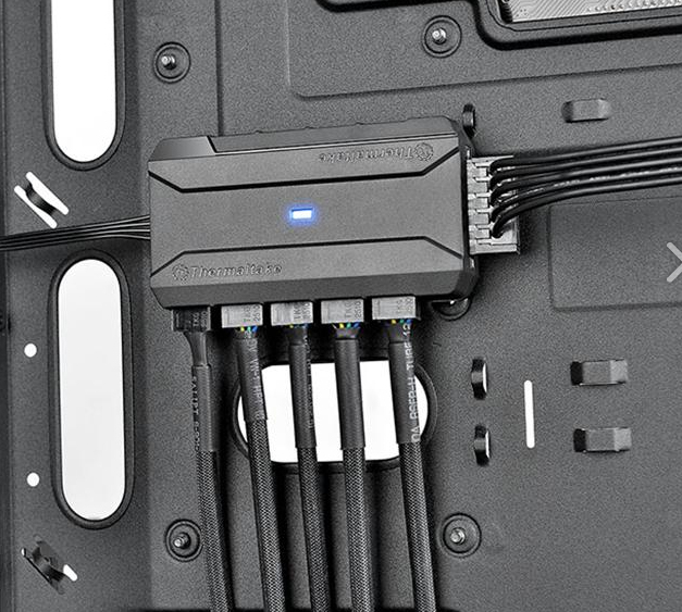 Thermaltake Commander FP Neuf - vue 2