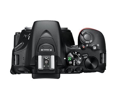 Nikon D5600 + AF-P DX 18-55 mm VR + kit fotocamera reflex SD da 16 GB 24,2 MP CMOS 6000 x 4000 pixel Nero