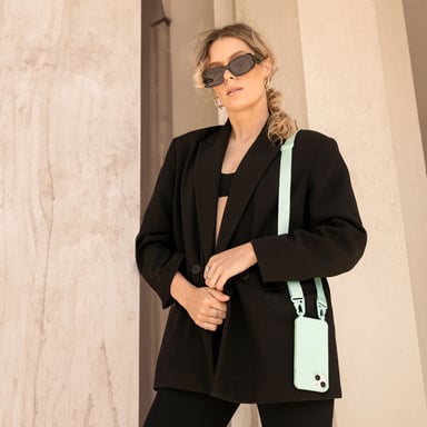 Selencia Coque silicone avec cordon amovible pour Apple iPhone 15 Pro Max - Turquoise