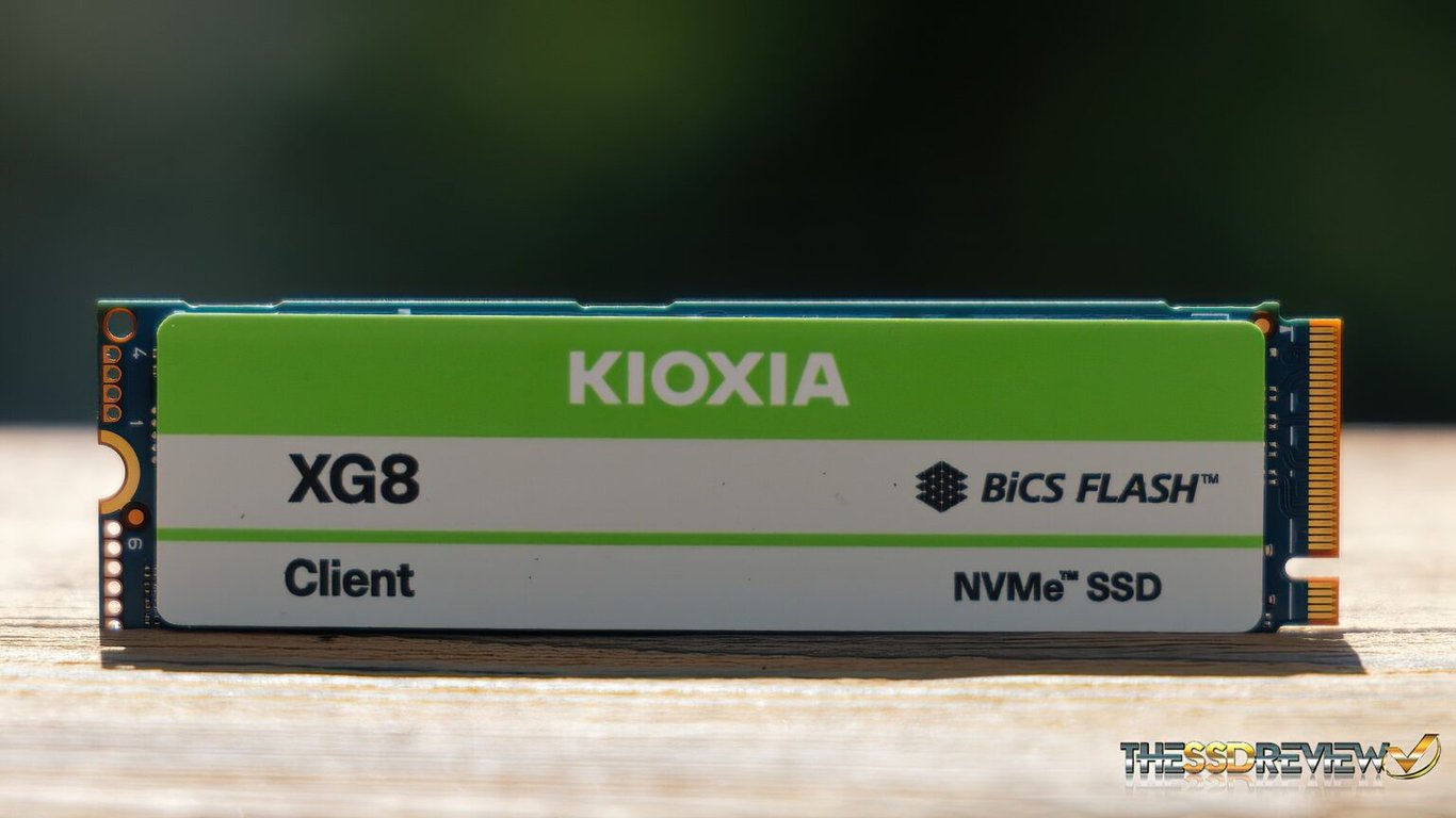 KIOXIA SSD SSD KIOXIA XG8 Series KXG80ZNV2T04 Neuf - vue 3