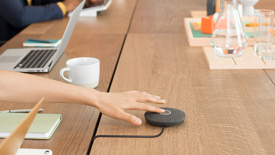 Base microphone de conférence Logitech Rally Mic Pod Hub 939-001647 Discrète basse profil Gestion câbles Gris foncé - Neuf