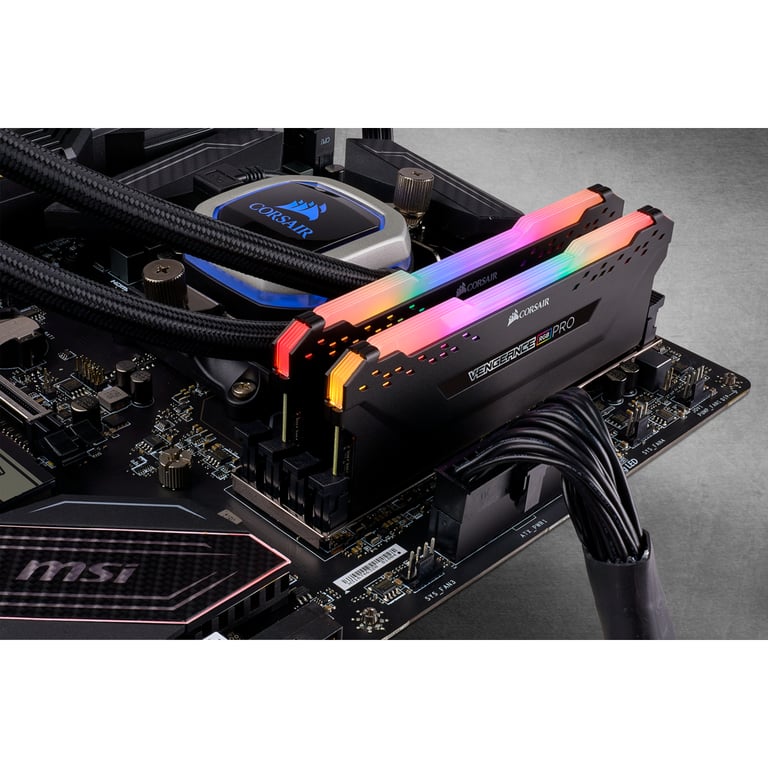 Corsair CMW32GX4M2D3000C16 RGB 2x16Go DDR4 3000 PC24000 - vue 6