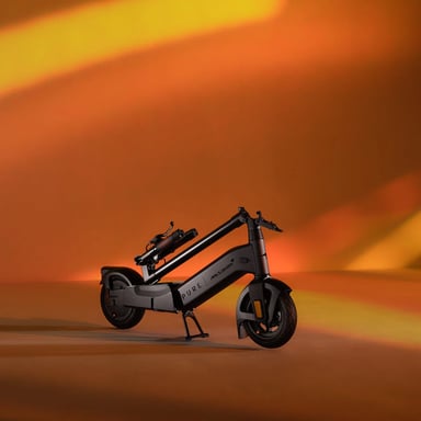 Pure Electric x McLaren 500 W Edición Especial Scooter Eléctrico Negro