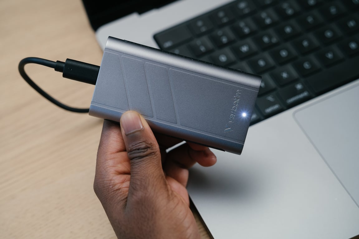 SSD Externe VERBATIM TurboMetal USB4 3 150 Mo/ Lecture Aluminium - vue 4