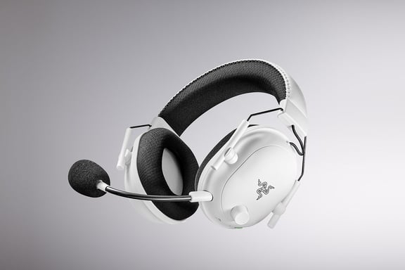 Razer BlackShark V2 Pro Auriculares Inalámbrico Diadema Juego Blanco