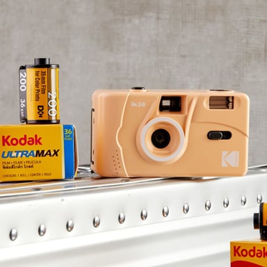 Fotocamera compatta Kodak M38 a pellicola da 35 mm Arancione