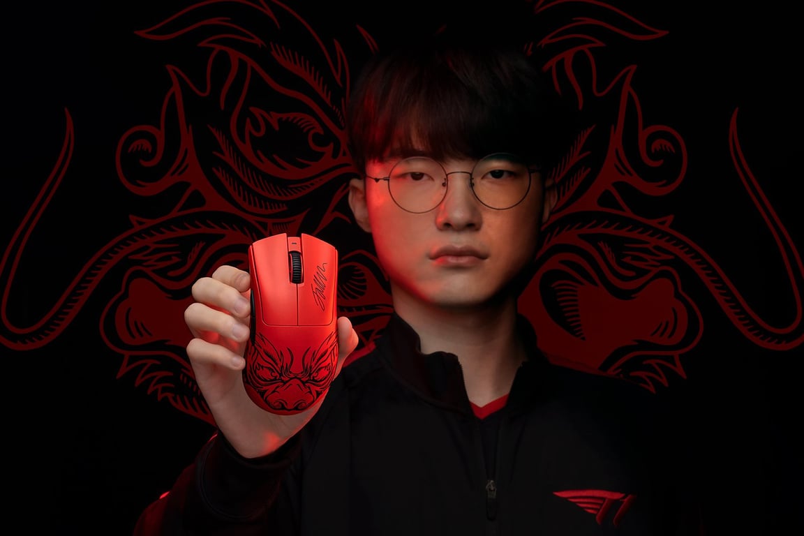 Souris Razer DeathAdder V3 Pro – Ergonomique, Sans Fil, 30000 DPI, Edition Faker - vue 4