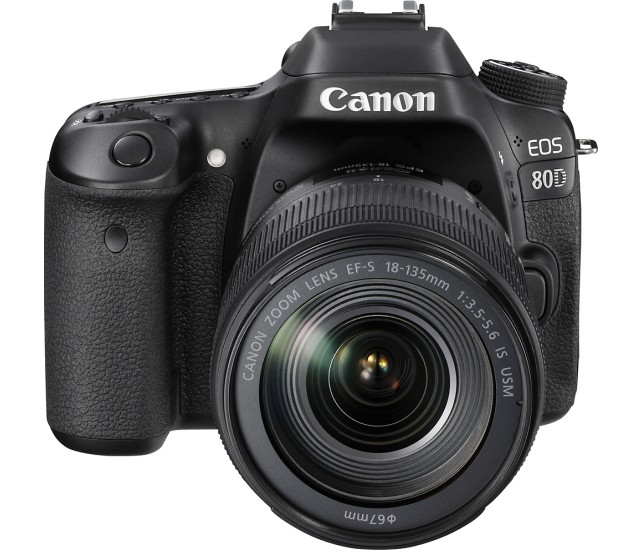 Canon EOS 80D + EF-S 18-135 IS USM Kit d'appareil-photo SLR 24,2 MP CMOS 6000 x 4000 pixels Noir - Neuf