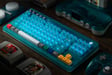 Teclado Mecánico Retro 8BitDo Clear Blue Edition (Teclado Qwerty 87 teclas - DISPOSICIÓN ANSI / ANSI LAYOUT)