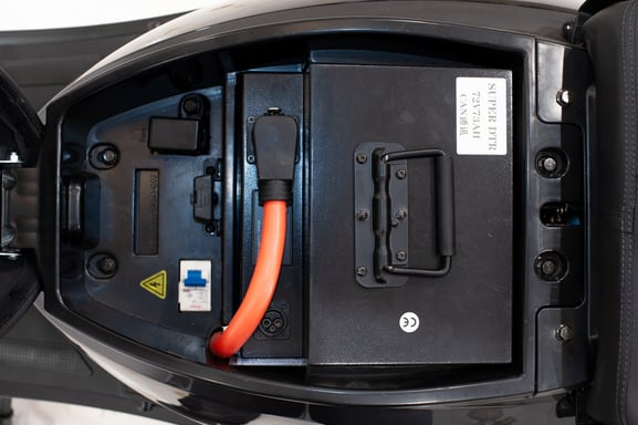 Super Simply125 - Scooter électrique 125cc - moteur 5000 W - batterie 72V 73Ah, noir