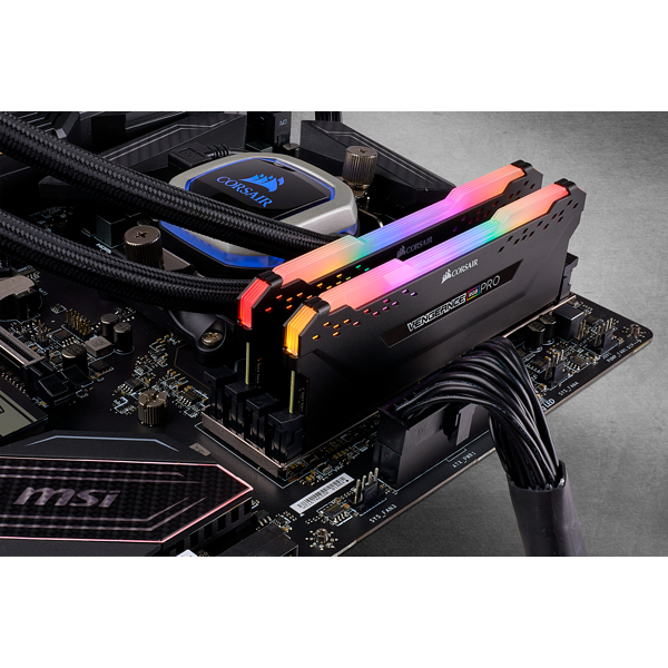 Corsair Vengeance RGB CMW16GX4M2C3600C18 module de mémoire 2 x 8 Go DDR4 3600 MHz Neuf - vue 2