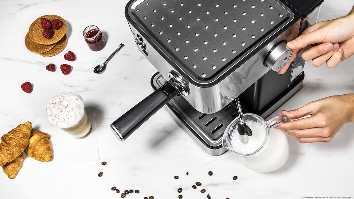 Cecotec Power Espresso 20 Professionale Machine à café avec mousseur à lait 20 bar - vue 10