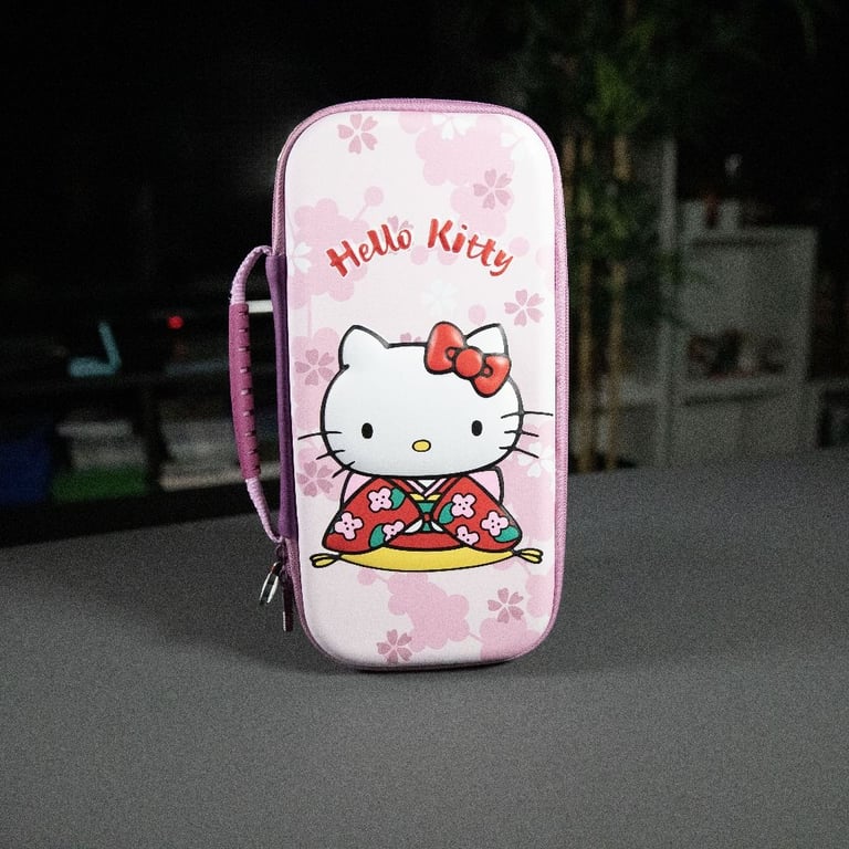 Konix Housse de transport Hello Kitty 3D Switch 2 - vue 4