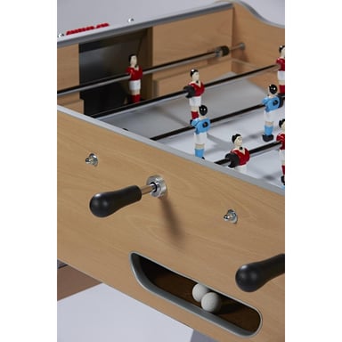 Futbolín de haya estilo café para un ambiente elegante y acogedor