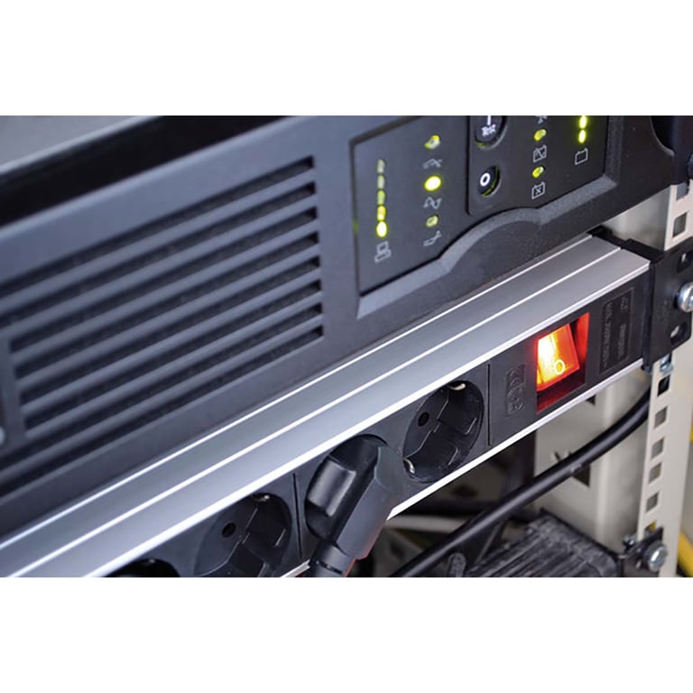 Rallonge Multiprise 9 Prises 19 Orientées à 45° Édition Alu Line 2m / Neuf - vue 2